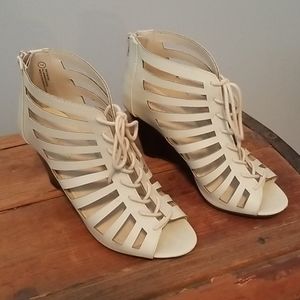 Maurices Wedges
